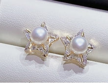 Load image into Gallery viewer, Star Pearl Earrings
