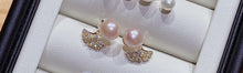 Load image into Gallery viewer, Mermaid Pearl Earrings
