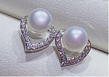 Load image into Gallery viewer, Heart Pearl Earrings
