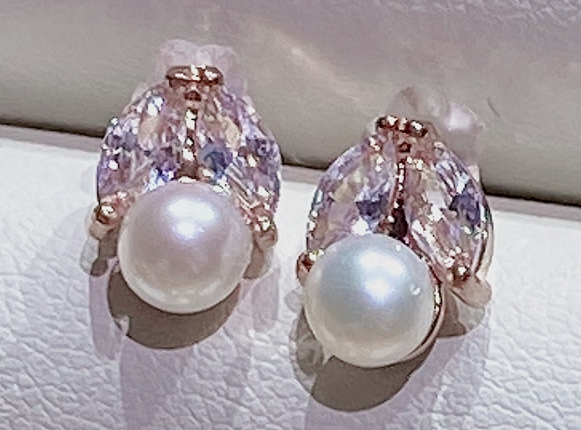 The Twins Pearl Earrings