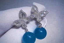 Load image into Gallery viewer, Amazon Stone Earrings
