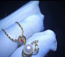 Load image into Gallery viewer, Golden Swan Necklace
