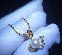 Load image into Gallery viewer, Golden Swan Necklace

