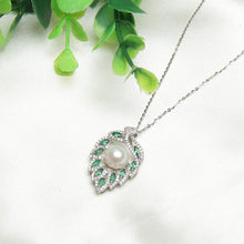 Load image into Gallery viewer, The Green Leaf Necklace
