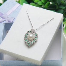 Load image into Gallery viewer, The Green Leaf Necklace
