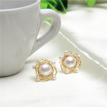 Load image into Gallery viewer, Golden Nest Earrings
