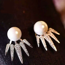 Load image into Gallery viewer, Pretty Stud Earrings
